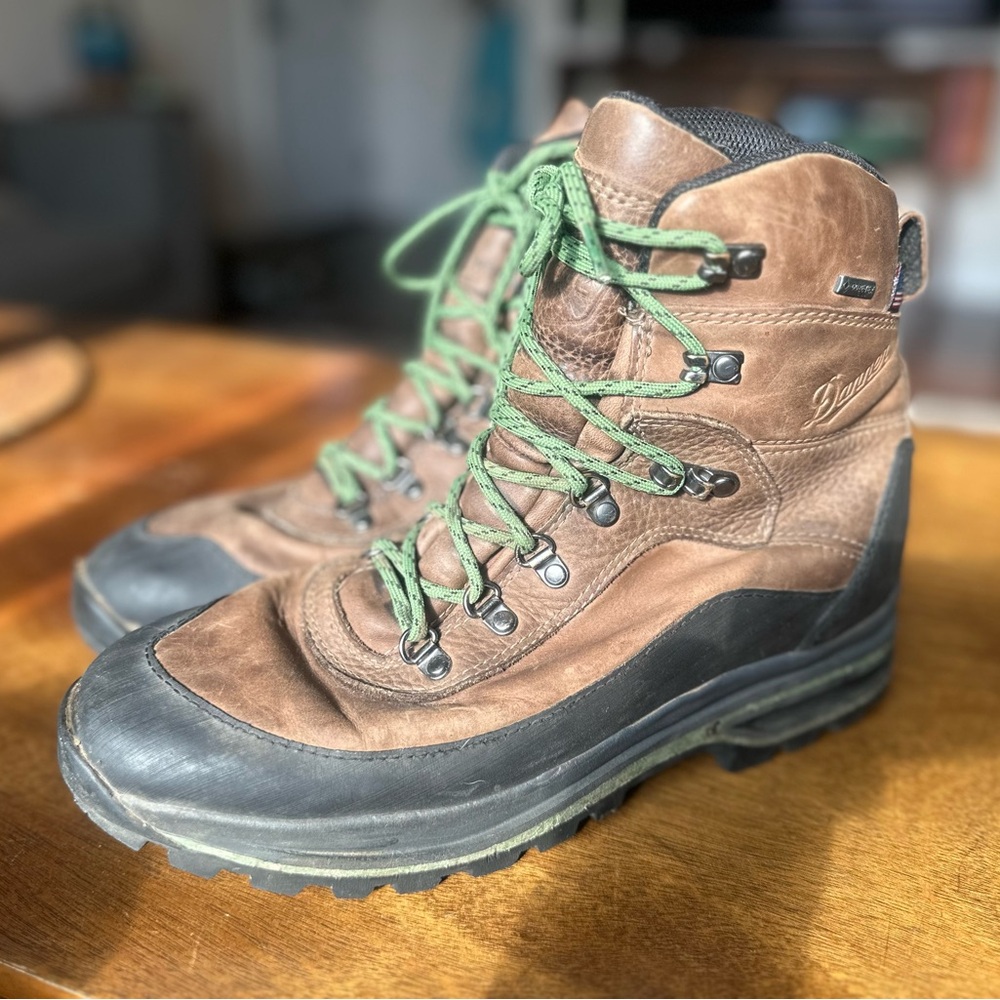 Danner Cragrat Hiking Boots with Green Laces - Size 10